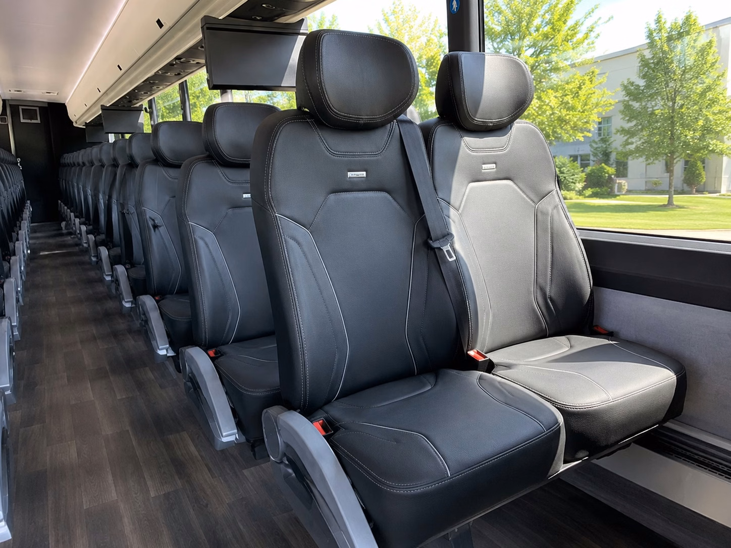 charter bus rentals in warren for large prom groups and school trips