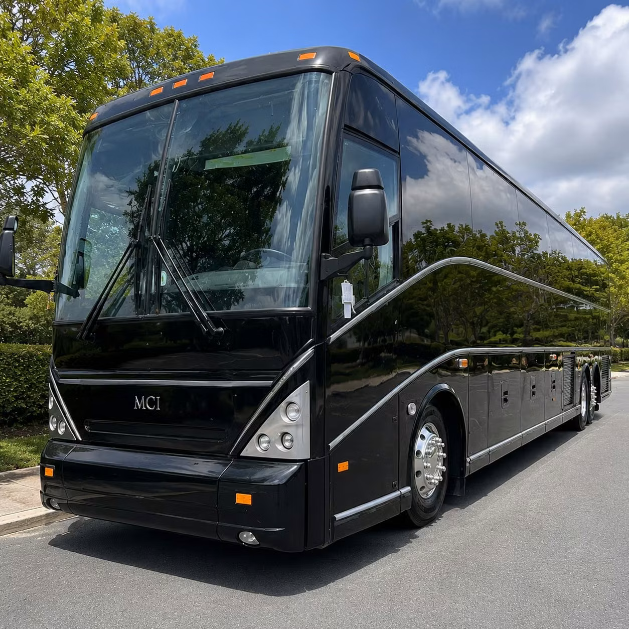 choosing the right bus for your warren concert group has never been easier