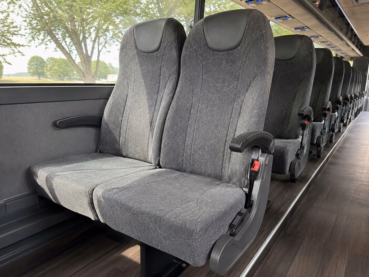college and high school sports team bus rentals in warren