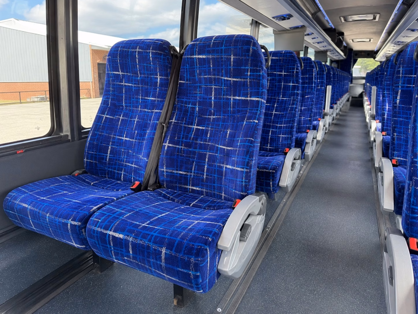 minibus rentals in warren for smaller prom groups