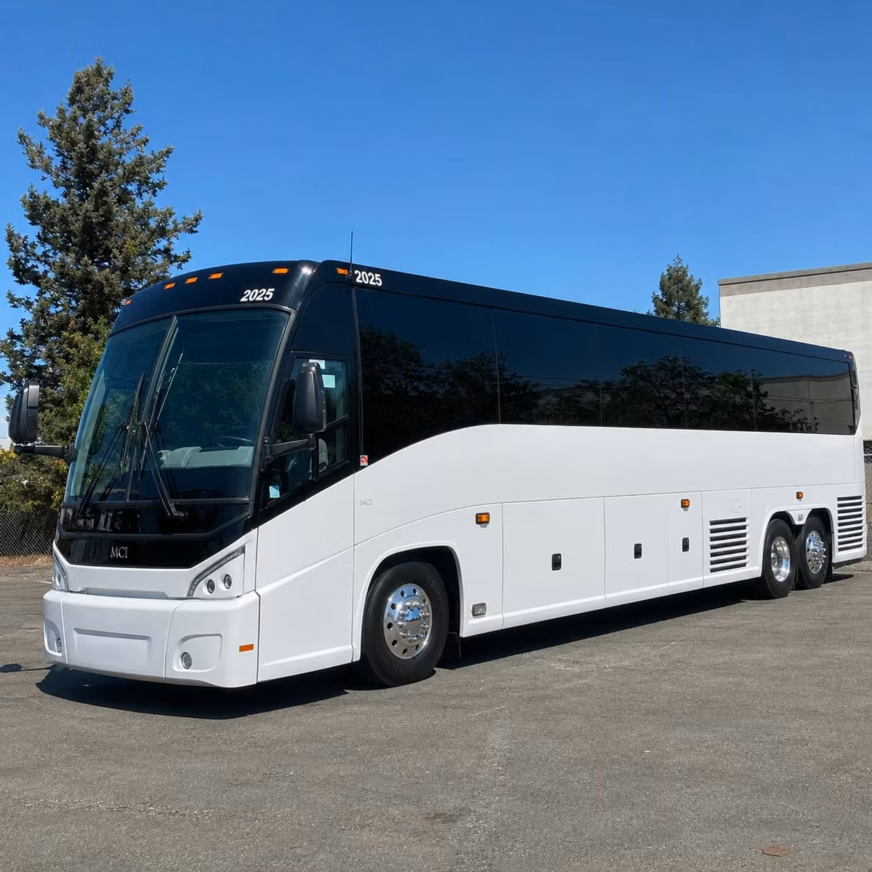 traveling from warren to chicago columbus cleveland or beyond is simple with charterbusrentalwarrenmi com