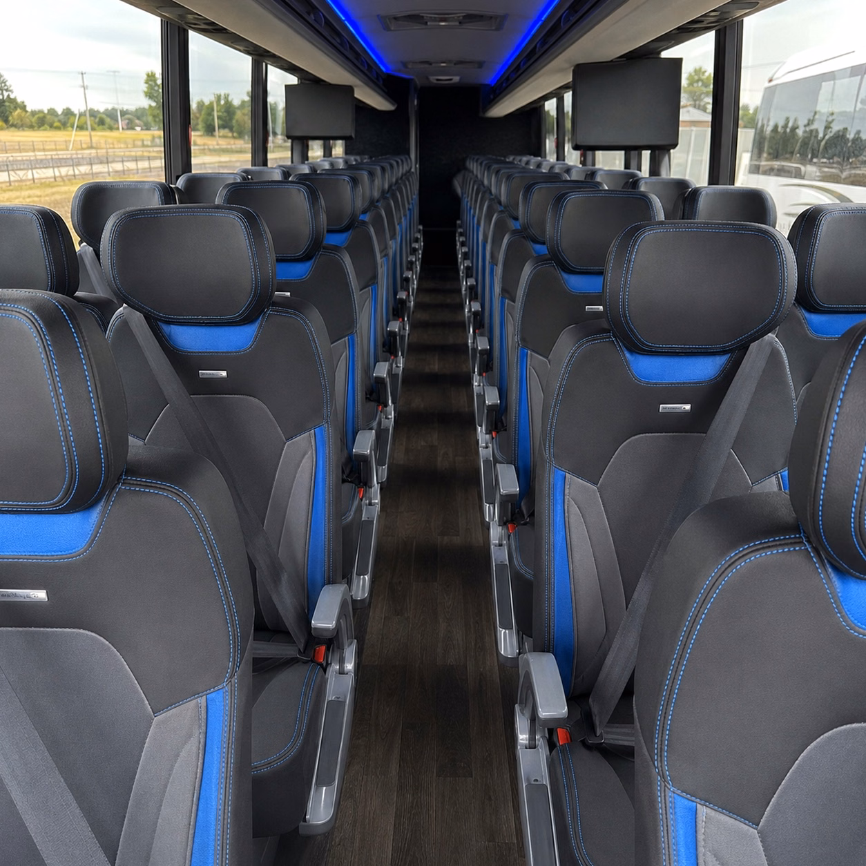 warren charter bus hero 2